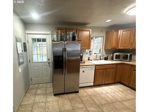 1520 NE Winter Street Roseburg OR 97470