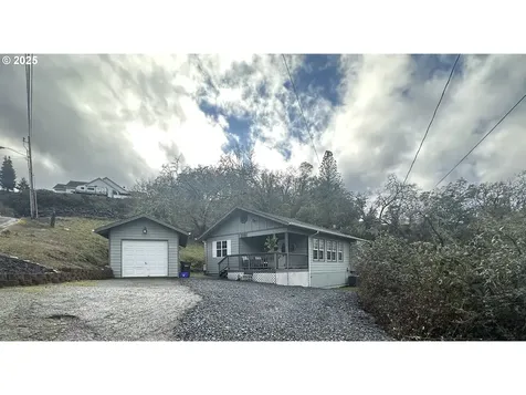 1520 NE Winter Street Roseburg OR 97470