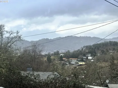 1520 NE Winter Street Roseburg OR 97470