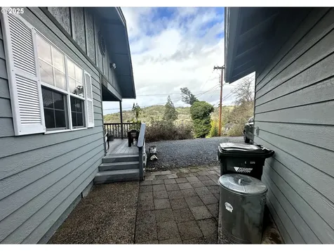 1520 NE Winter Street Roseburg OR 97470