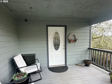 1520 NE Winter Street Roseburg OR 97470
