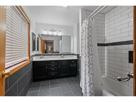 1221 NW Horn Avenue Pendleton OR 97801