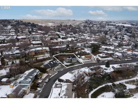 1221 NW Horn Avenue Pendleton OR 97801
