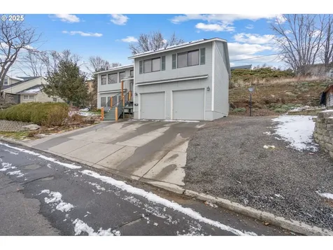 1221 NW Horn Avenue Pendleton OR 97801