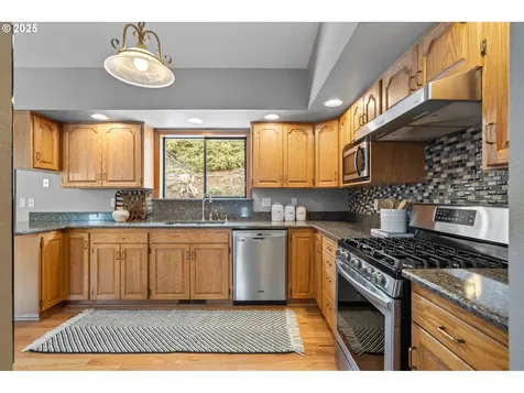 1221 NW Horn Avenue Pendleton OR 97801
