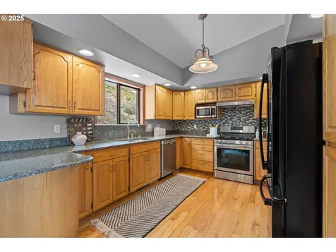 1221 NW Horn Avenue Pendleton OR 97801