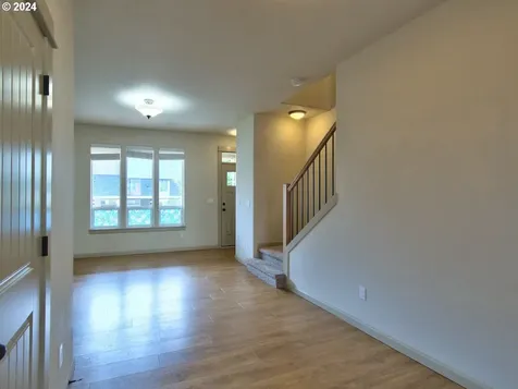 7728 NE Julie Ann Lane Hillsboro OR 97124