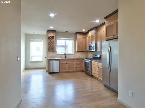 7728 NE Julie Ann Lane Hillsboro OR 97124