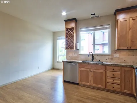 7728 NE Julie Ann Lane Hillsboro OR 97124