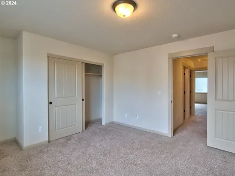 7728 NE Julie Ann Lane Hillsboro OR 97124