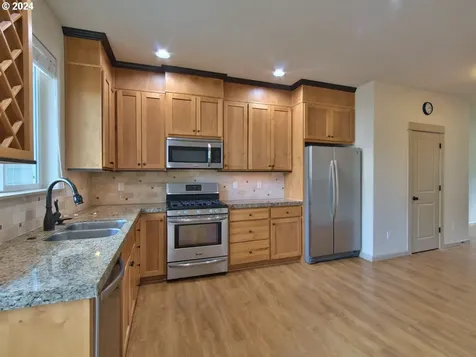 7728 NE Julie Ann Lane Hillsboro OR 97124