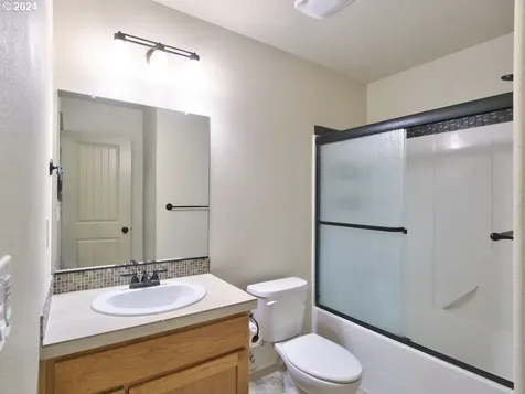 7728 NE Julie Ann Lane Hillsboro OR 97124