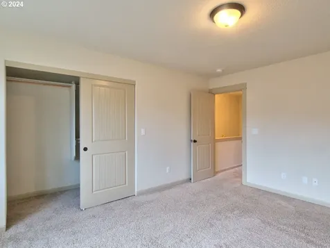 7728 NE Julie Ann Lane Hillsboro OR 97124