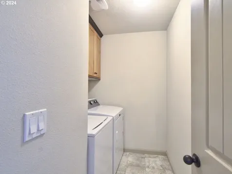 7728 NE Julie Ann Lane Hillsboro OR 97124