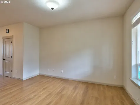 7728 NE Julie Ann Lane Hillsboro OR 97124