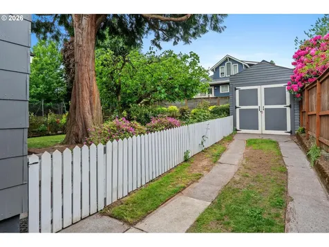 2933 NE 27th Avenue Portland OR 97212