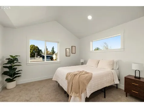 5224 SE Knapp Street Portland OR 97206