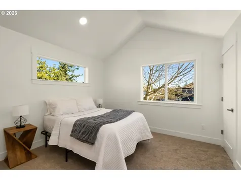 5224 SE Knapp Street Portland OR 97206