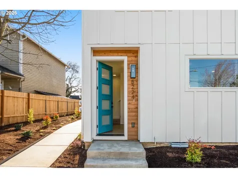 5224 SE Knapp Street Portland OR 97206