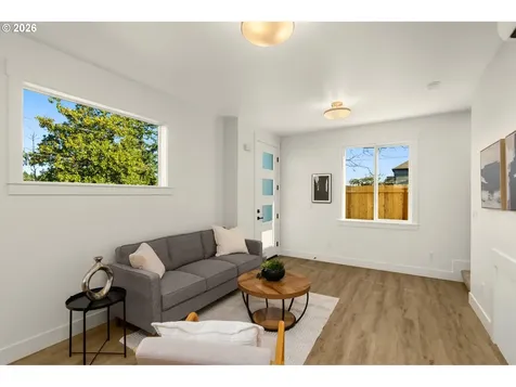 5224 SE Knapp Street Portland OR 97206