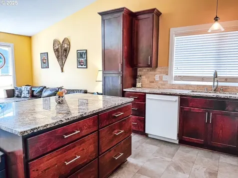 16305 NE 13th Street Vancouver WA 98684