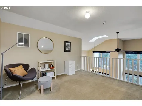258 Cervantes Lake Oswego OR 97035