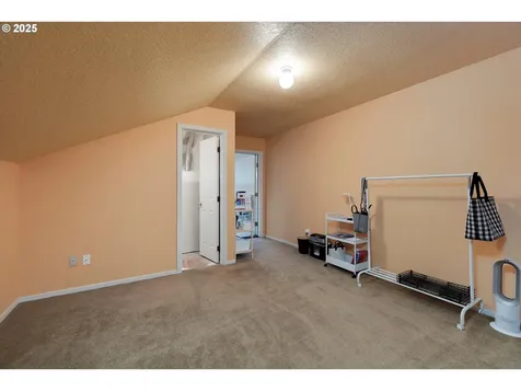 258 Cervantes Lake Oswego OR 97035