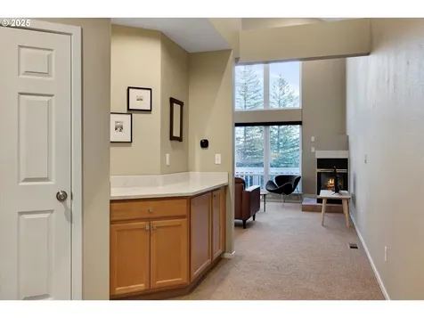 258 Cervantes Lake Oswego OR 97035