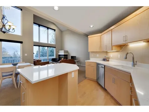 258 Cervantes Lake Oswego OR 97035