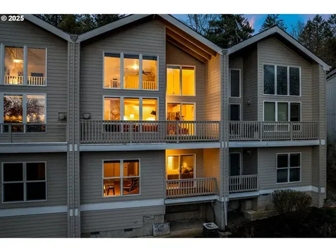 258 Cervantes Lake Oswego OR 97035