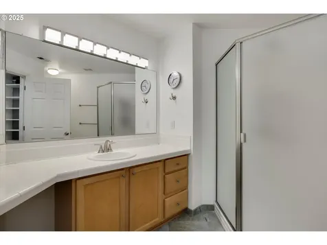 258 Cervantes Lake Oswego OR 97035