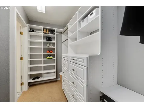 258 Cervantes Lake Oswego OR 97035