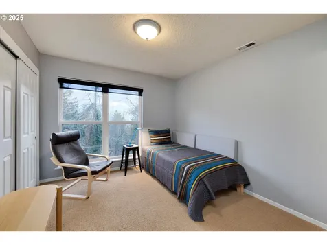 258 Cervantes Lake Oswego OR 97035