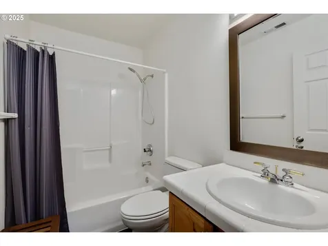 258 Cervantes Lake Oswego OR 97035