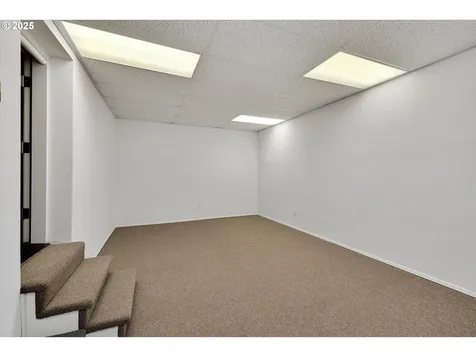 258 Cervantes Lake Oswego OR 97035