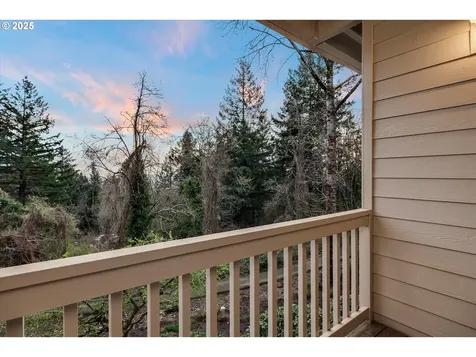 258 Cervantes Lake Oswego OR 97035