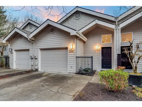258 Cervantes Lake Oswego OR 97035