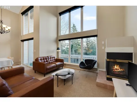 258 Cervantes Lake Oswego OR 97035