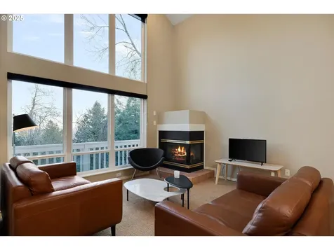 258 Cervantes Lake Oswego OR 97035