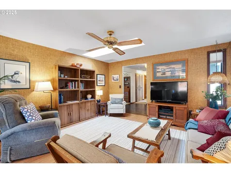 3358 SE Roanoke Court Hillsboro OR 97123