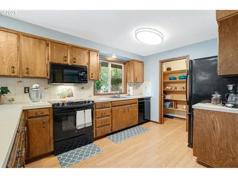 3358 SE Roanoke Court Hillsboro OR 97123