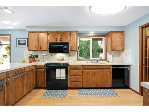 3358 SE Roanoke Court Hillsboro OR 97123