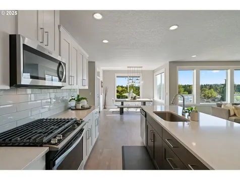 14132 Cleveland Street Oregon City OR 97045