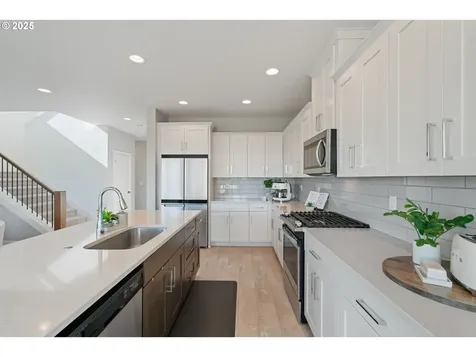 14132 Cleveland Street Oregon City OR 97045