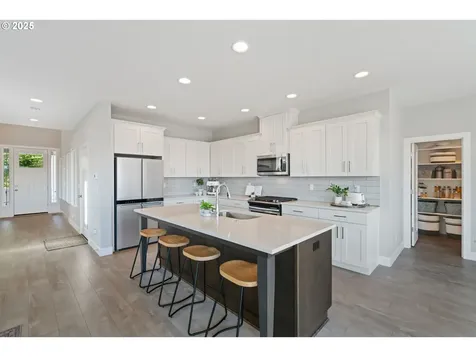 14132 Cleveland Street Oregon City OR 97045