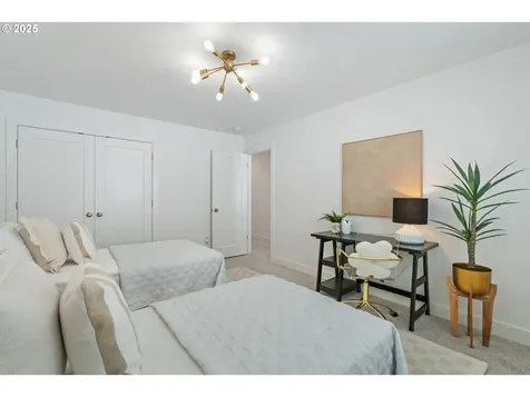 14132 Cleveland Street Oregon City OR 97045