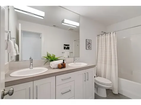 14132 Cleveland Street Oregon City OR 97045