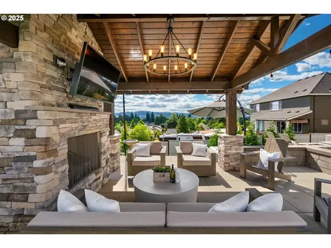 14132 Cleveland Street Oregon City OR 97045