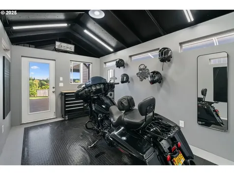 14132 Cleveland Street Oregon City OR 97045
