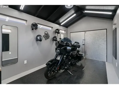 14132 Cleveland Street Oregon City OR 97045